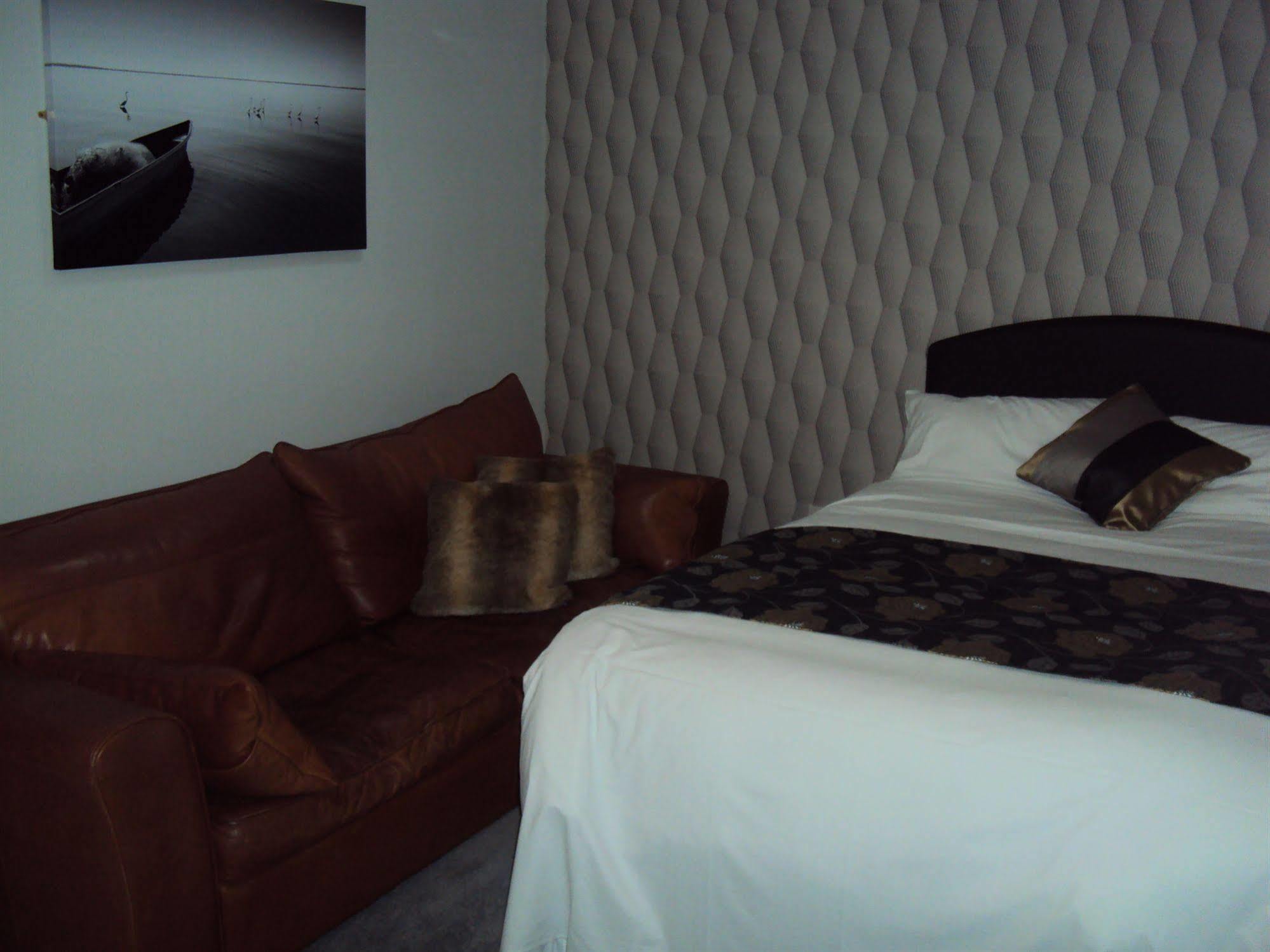 Jeffersons Hotel & Serviced Apartments (Adults Only) Barrow-in-Furness Extérieur photo