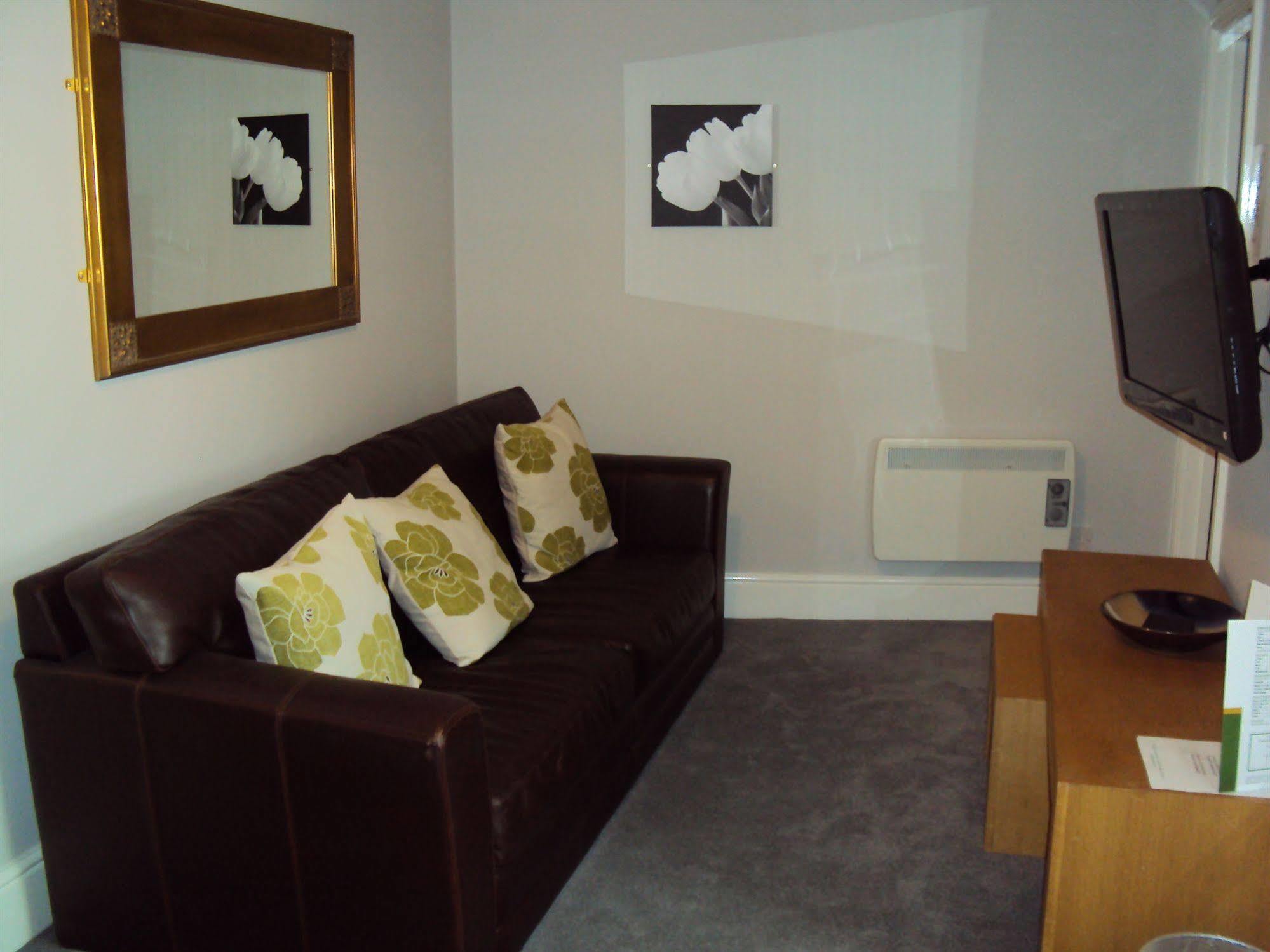 Jeffersons Hotel & Serviced Apartments (Adults Only) Barrow-in-Furness Extérieur photo